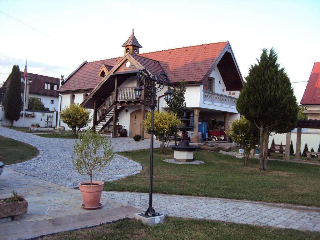 Appartement Castle Kastiel Kotešová Chambre photo
