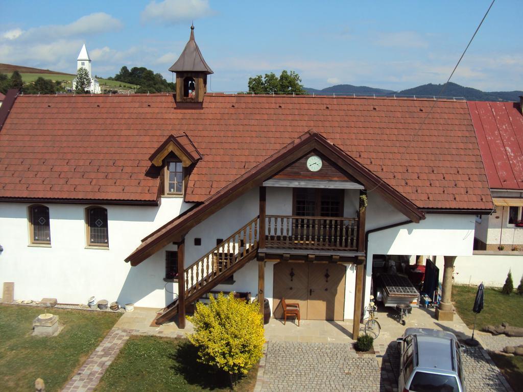 Appartement Castle Kastiel Kotešová Extérieur photo