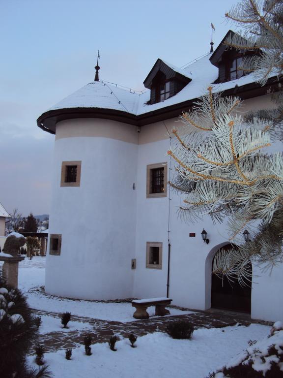 Appartement Castle Kastiel Kotešová Extérieur photo