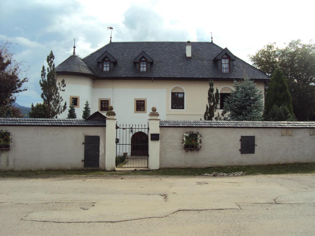 Appartement Castle Kastiel Kotešová Extérieur photo