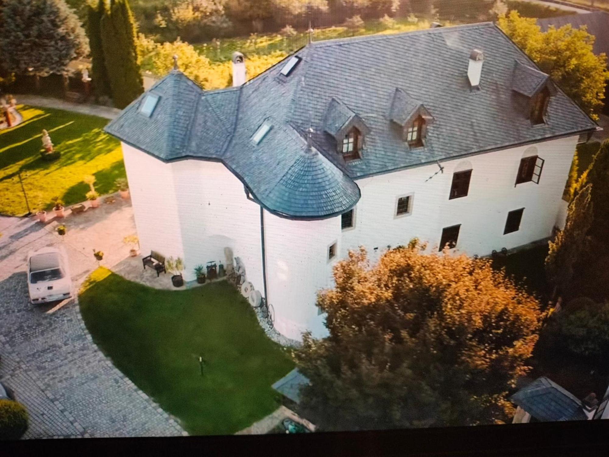 Appartement Castle Kastiel Kotešová Extérieur photo