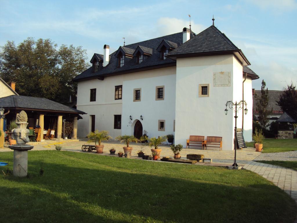 Appartement Castle Kastiel Kotešová Extérieur photo