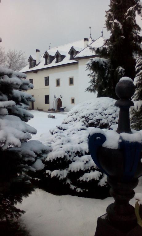 Appartement Castle Kastiel Kotešová Extérieur photo